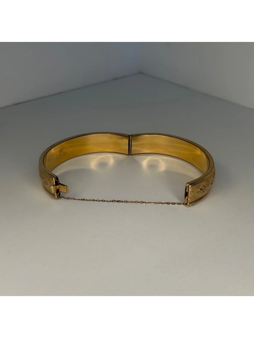 Vintage Victorian Style BB Binder Brothers 1/20-12K Gold Filled Bangle Bracelet